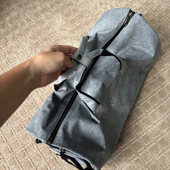 Modoker Carry On Garment Duffel Bag Hanging Suit Travel Bag Red Wings NWOT - Picture 6 of 12